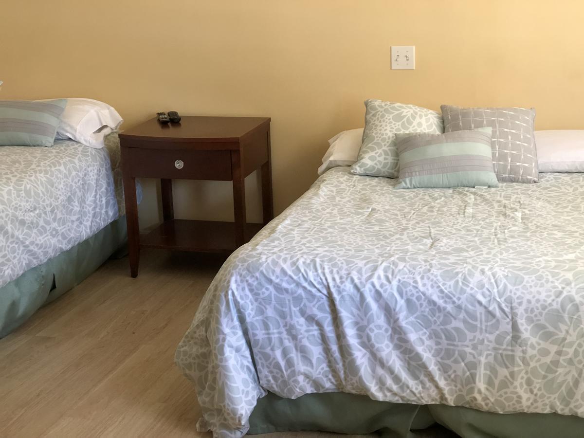 La Plaza Del Sol Motel Mashpee Eksteriør billede
